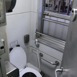 thai train toilet