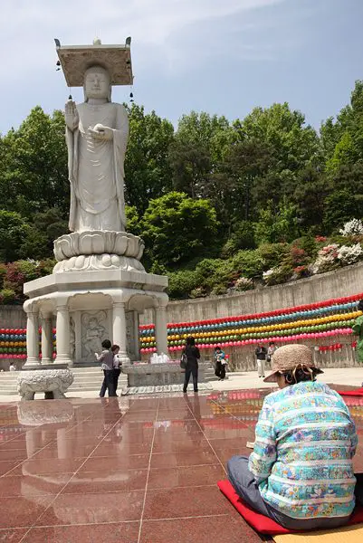 Bogeunsa temple seoul, buddhas day celebration, giant korean buddha in seoul