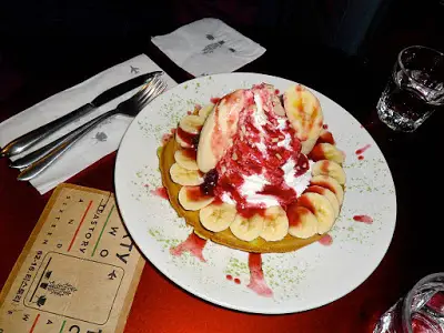 Korean waffle desserts, what to eat in seoul