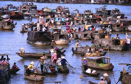 10361508 cai rang floating market mekong delta vietnam