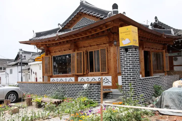 HANOK HOUSES, JEONJU HANOK HOUSE, TRADITIONAL KOREAN HOUSES