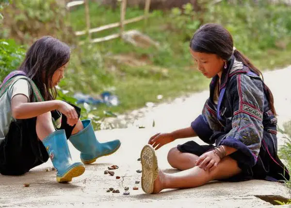 Hmong girls, hmong village, hmong guides, hmong culture tavan village