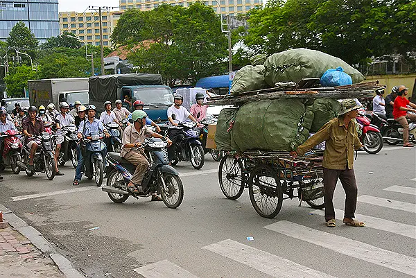 motorbikes in vietnam