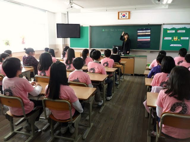 Model Schools in Korea  Classrooms Bred for Excellence 