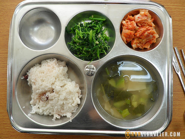 korean school lunches, teaching in EPIK Korea, teaching in Korean schools, teaching in Korea, Korean public school 