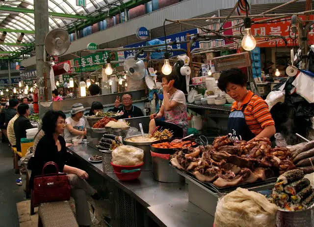 gwanjang traditional market seoul, things to see in seoul, cool things to do in seoul, seoul trip planning