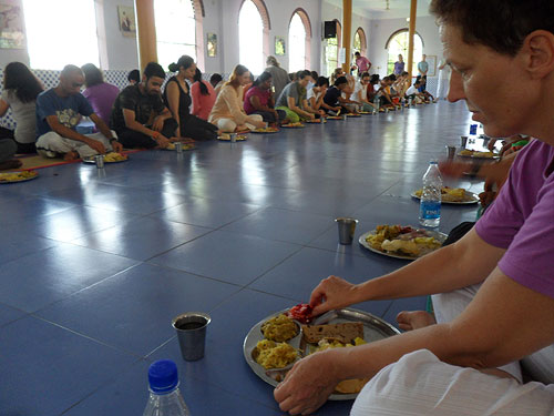 sivananda ashram campus, ashrams in india