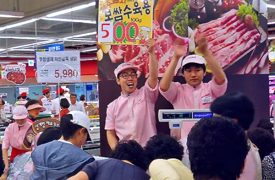 scary asian foods, fear factor foods, meat section at korean supermarkets like Lotte, meat sales at lotte