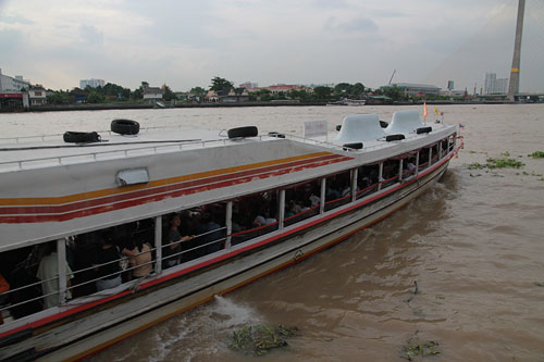 chao phraya ferry taxi