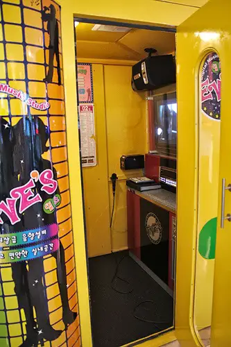 noraebang room in korea, karaoke room in korea 