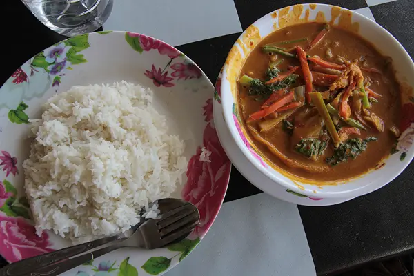 thai curry, food in thailand