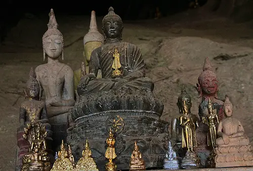 park ou caves buddha laos