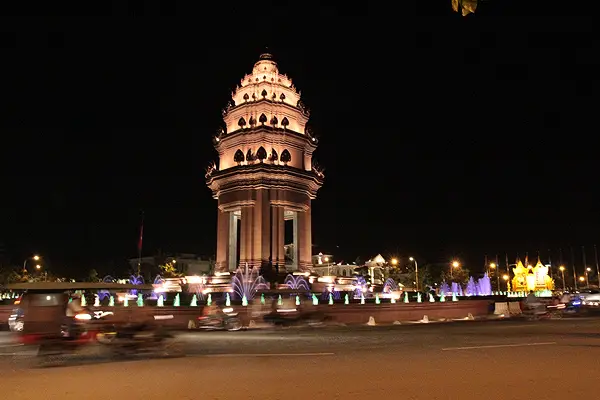 independent monument phnom penh