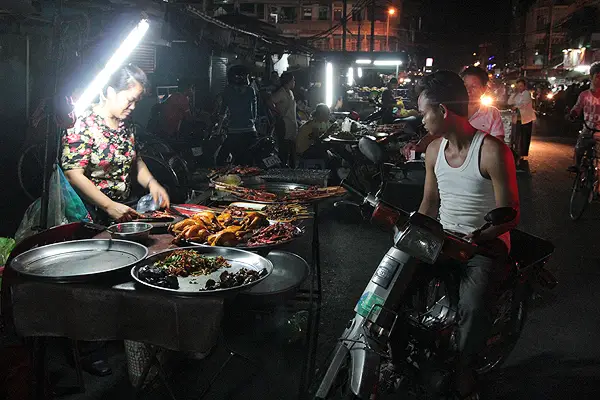Phnom Penh night markets