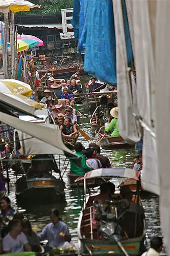damnoen saduak floating market