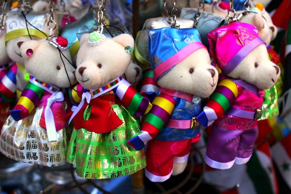 korean bear keychains, cute korean souvenirs, where to buy korean souvenirs