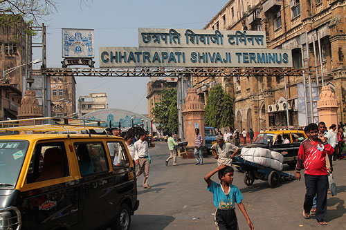 mumbai train station