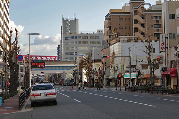 osaka streets, big ferris wheel osaka, what to do in osaka, budget travel osaka