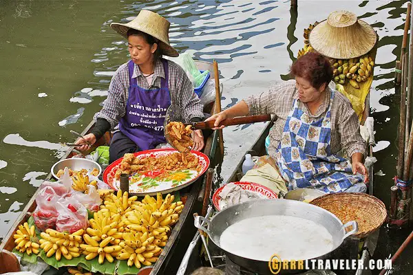 floating markets in thailand, tastes of Thailand, Damnoen Saduak floating market, Thai food