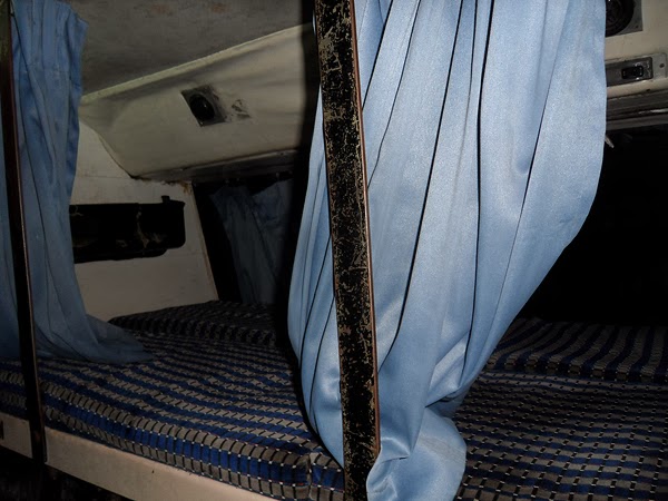 indian overnight bus with bed, tips for taking a night bus: