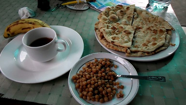 pe byeok, myanmar dishes, traditional myanmar dishes, balinese breakfast, traditional balinese foods,