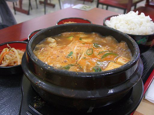 Doenjang jigae korean stew, doenjang jigae