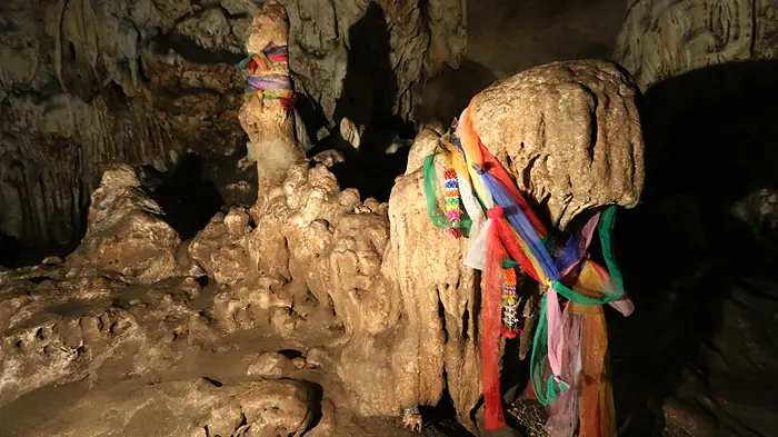 chiang dao cave stalactites, things to do in chiang dao, chiang dao thailand, chiang dao cave stalagmites