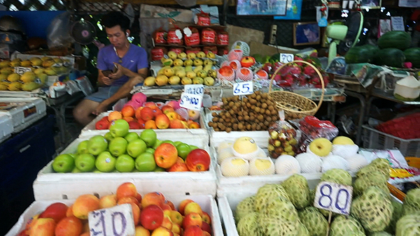 Fruit stall in Bangrak