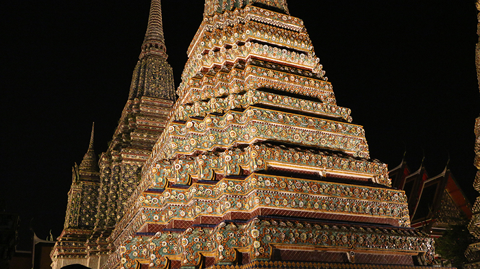 wat pho at night, expique tours, bangkok tours, bangkok sightseeing tours, tuk tuk tours