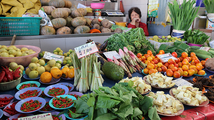 sarawak market, Medan Niaga Satok Market vendor