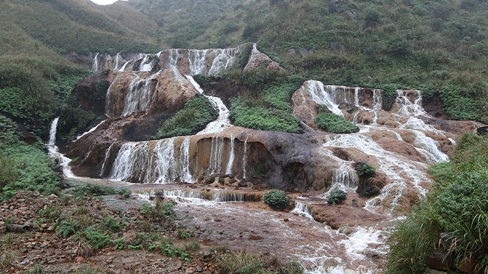 golden waterfall taiwan, Temple of Maju, Maju temple taiwan, maju temple beitou, Nanya Rock Formations, REASONS TO TRAVEL NORTHERN TAIWAN, taiwan travel, top destinations in taiwan, taiwan sightseeing, taiwan top attractions