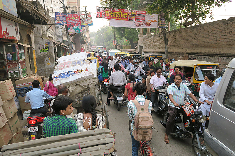 traffic in varanasi