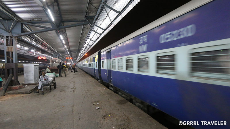 ways to get around in india, getting around india, indian trains