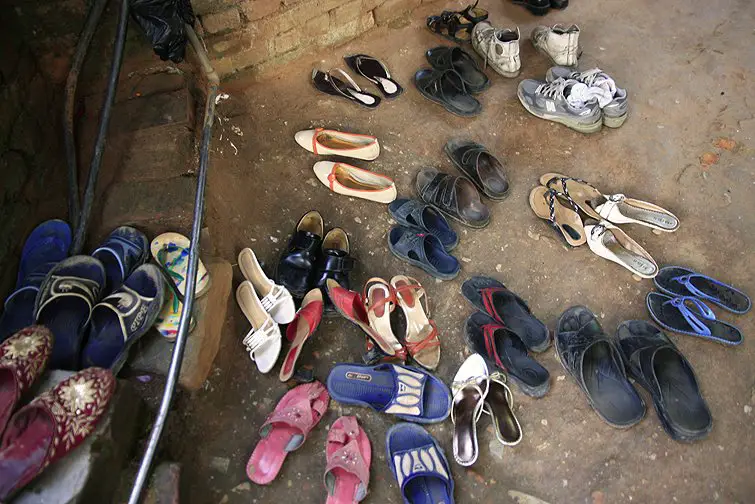 Remove footwear at temples, nepalese customs, nepal temples, etiquette for nepal