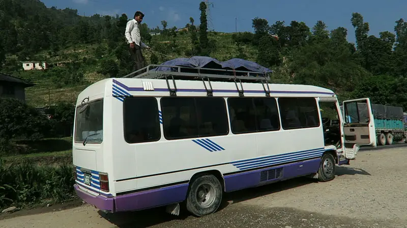 bus roadtrip nepal, getting from kathmandu to chitwan