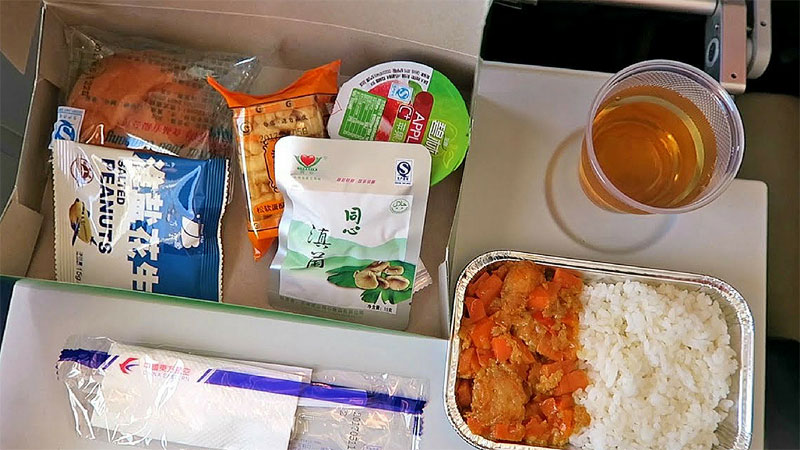 china eastern airlines review food