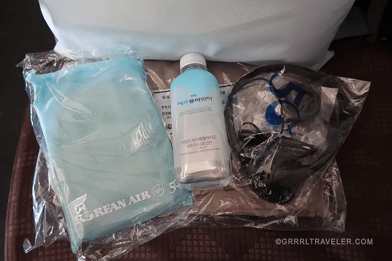 korean airlines hospitality bag review