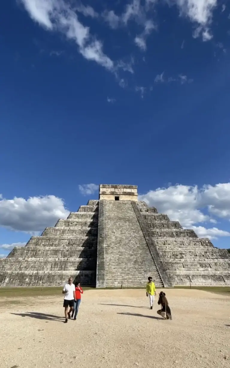chichen itza mexico mayan ruins