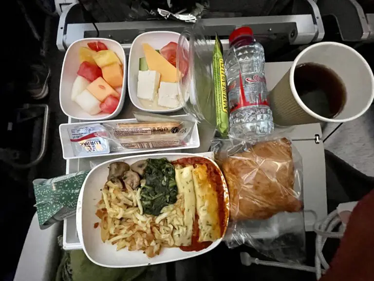 Emirates airlines economy food, emirates airlines in-flight dining economy class